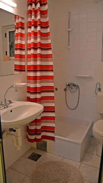 Apartments Gareta グラダツ 部屋 写真