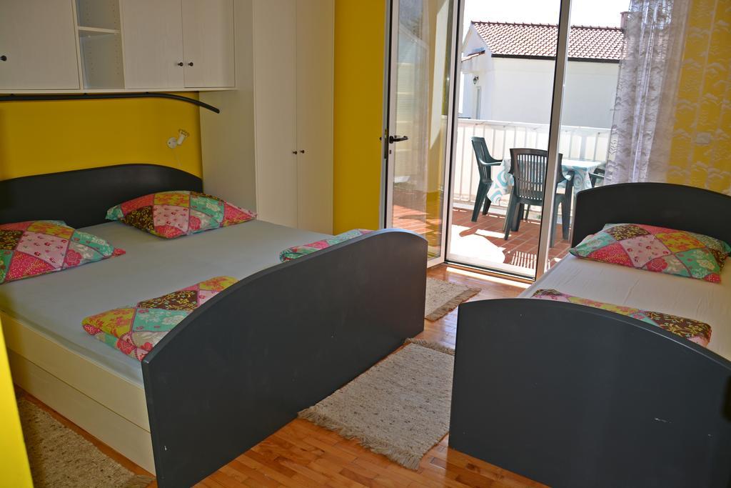 Apartments Gareta グラダツ 部屋 写真